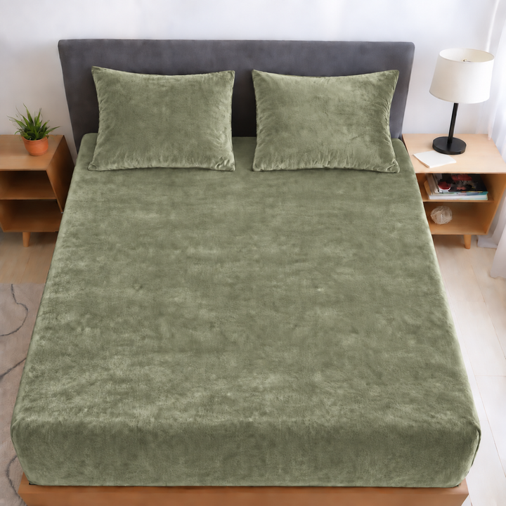 Forest Warmth Flannel Elastic Fitted King Bedsheet (78×72×8 Inch) with 2 Pillow Covers (18×28 Inch) | Soft & Cozy Winter Bedding