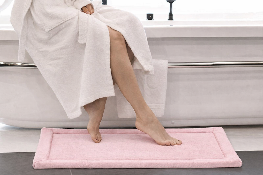 Coral Blush Memory Foam All-Purpose Super Soft Anti-Slip Bath Mat, Machine Washable (Pink, 40x60 cm)