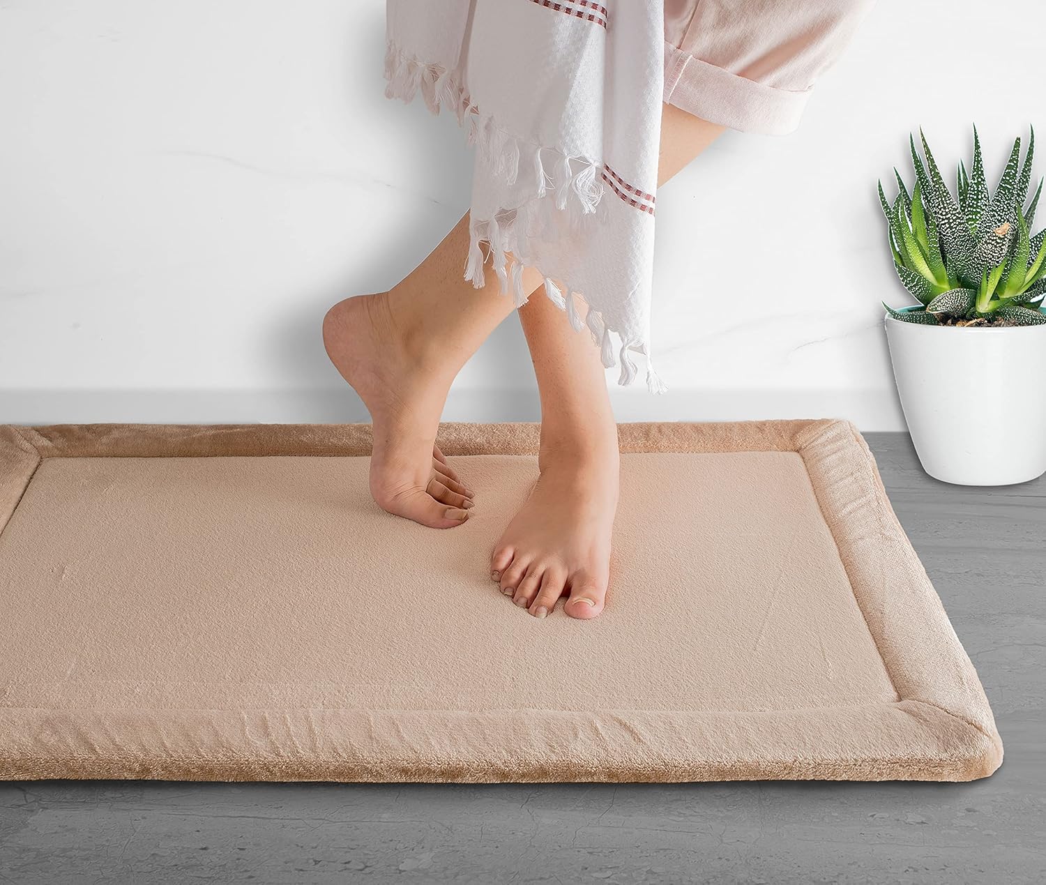 Sandy Shore Memory Foam All-Purpose Super Soft Anti-Slip Bath Mat, Machine Washable (Beige, 40x60 cm)